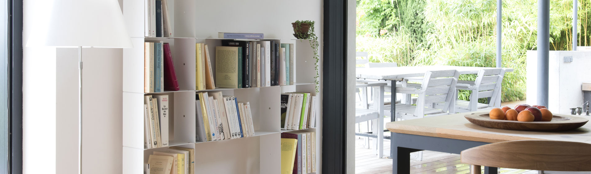 Piccola libreria per la sala da pranzo